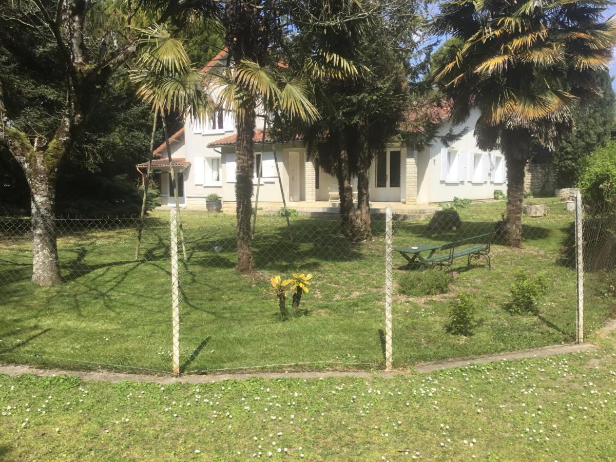 Villa Les Pierrottes Mornac Exterior foto